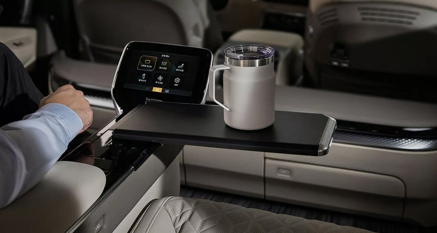 2026-Kia-Canival-Hi-Limousine 7.jpg