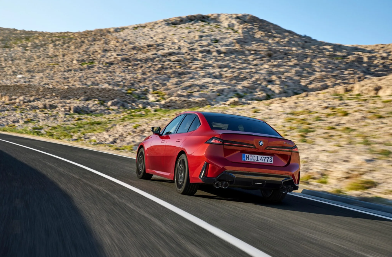 BMW-3-Series-New-Photos-2027 4.png