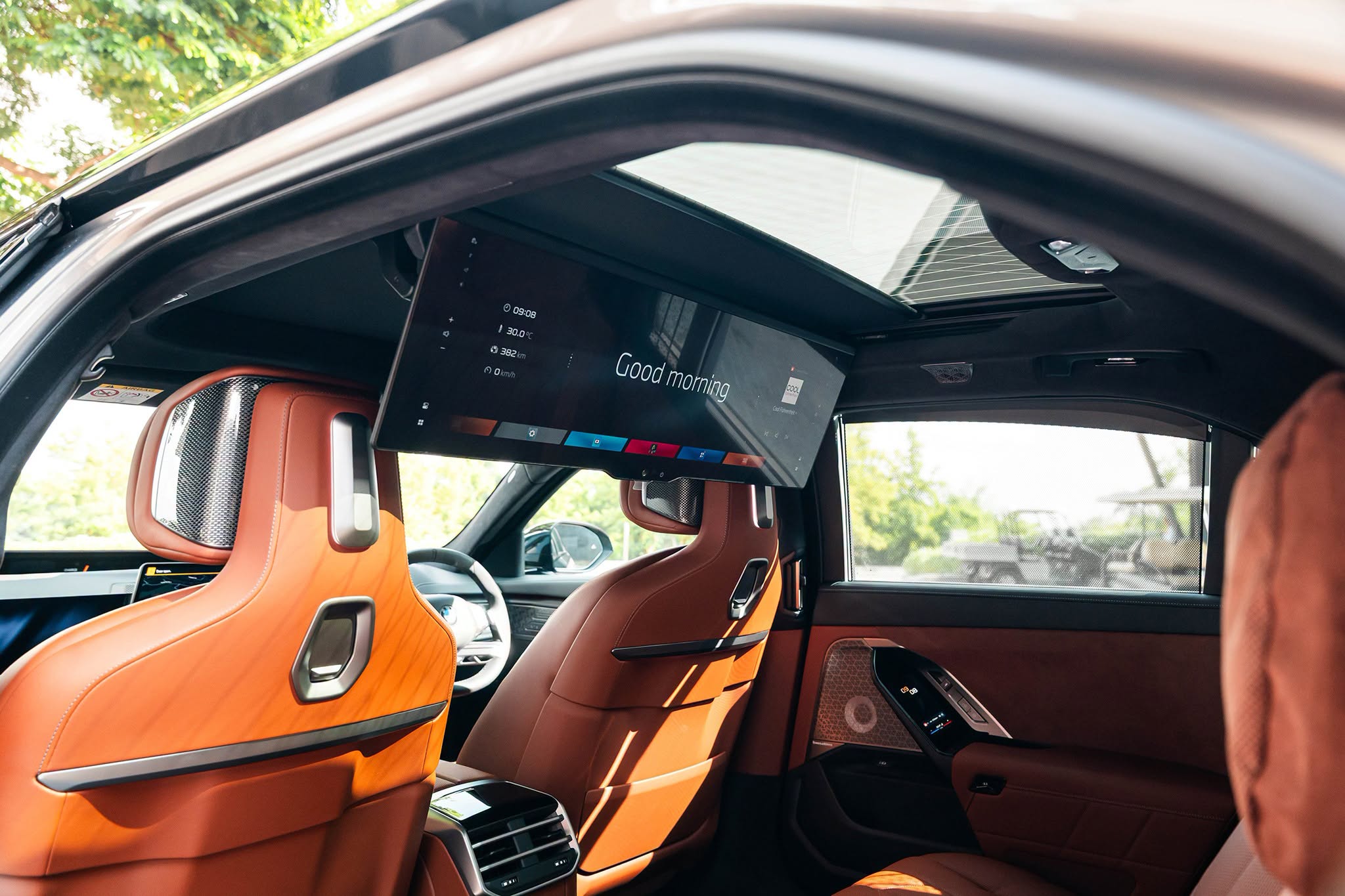 BMW i7 2027 4.jpg