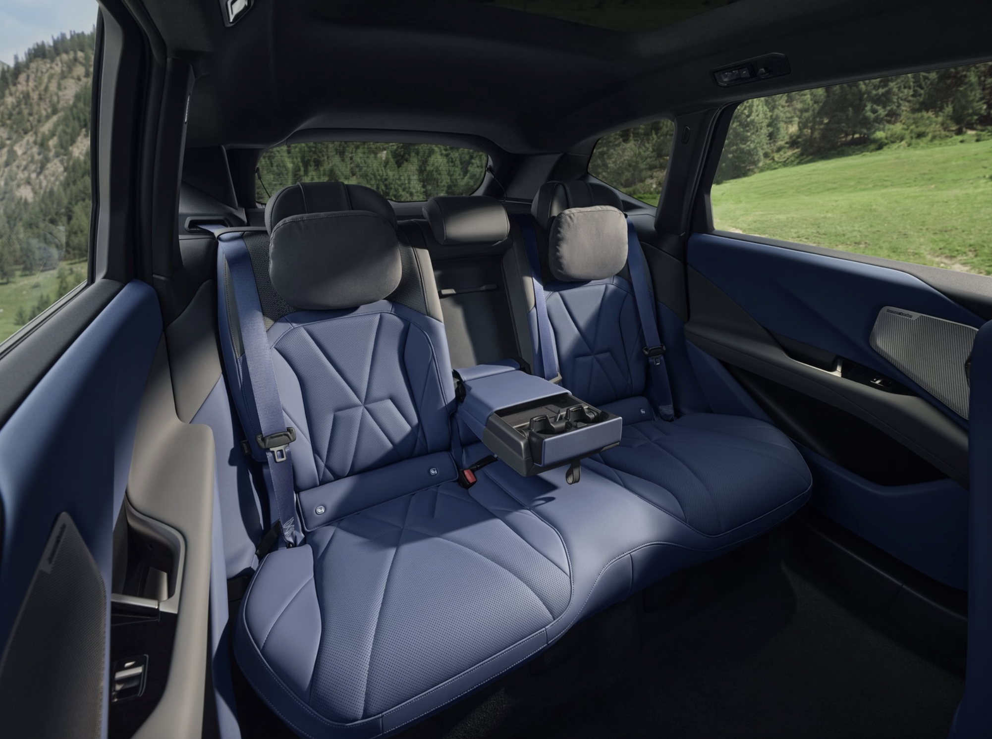 BMW iX3 L 2026 2026-08-22 lúc 09.54.15.png