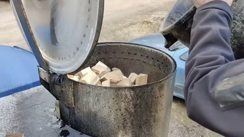 chevrolet-fleetside-wood-powered-truck 3.jpg