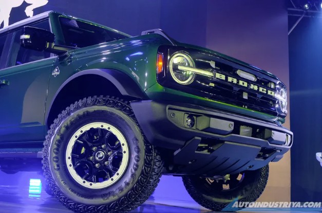 Ford Bronco 2024 2.jpg