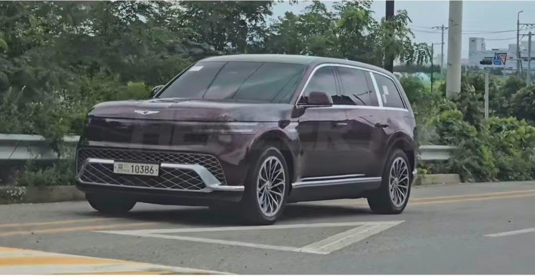 Genesis GV90 2.jpg