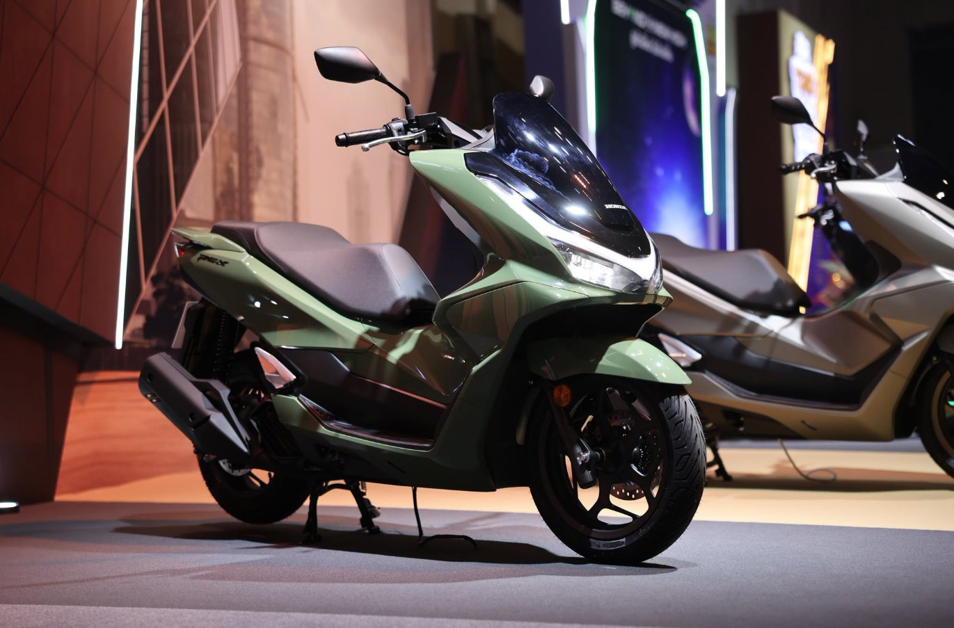 Honda PCX160 -2.jpg