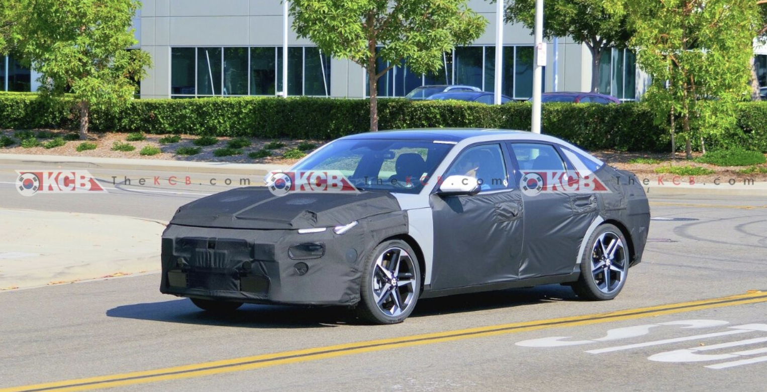 Hyundai Elantra all new 2025-08-24 lúc 20.42.29.png