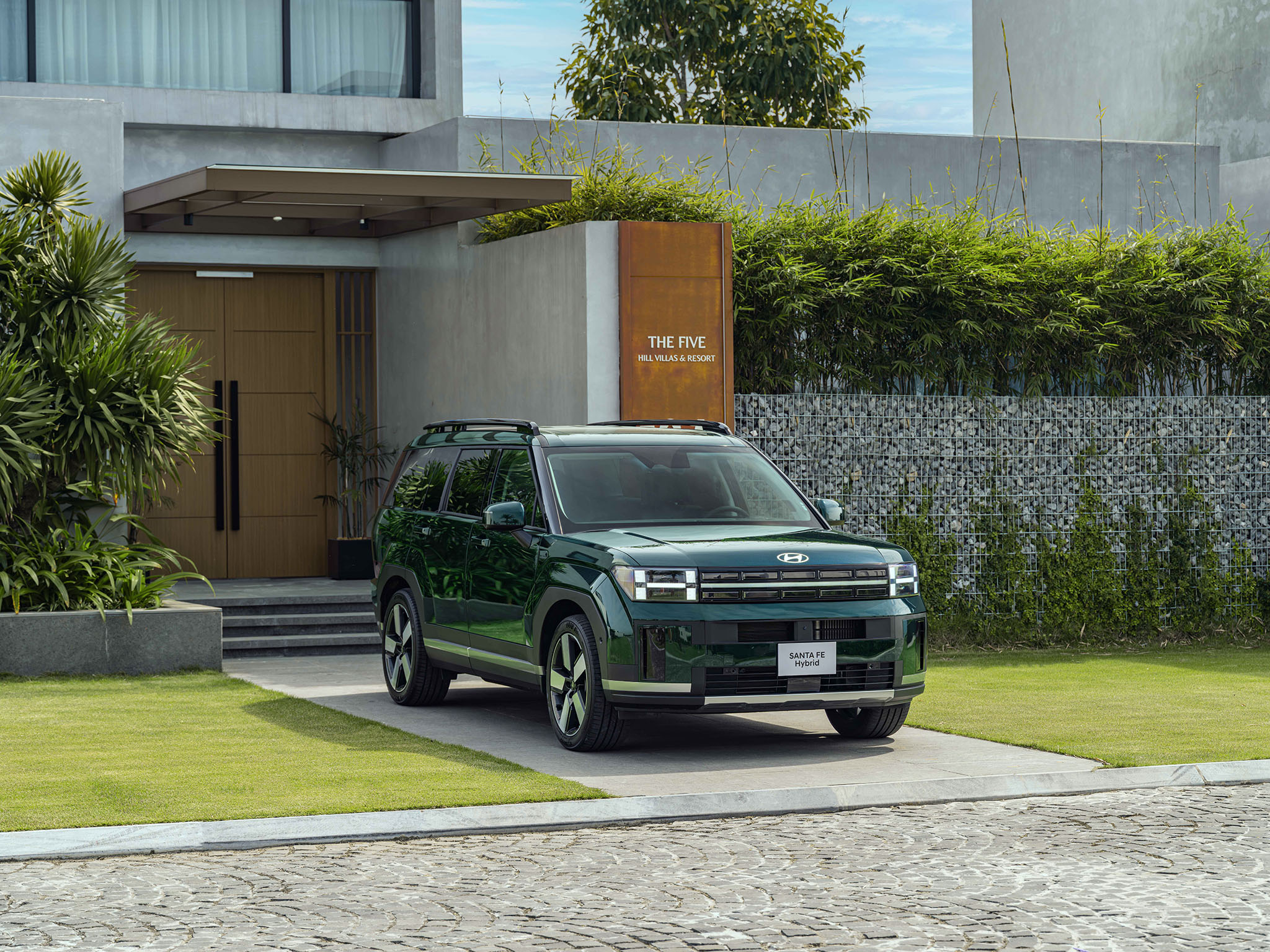 Hyundai Santa Fe Hybrid (3).jpg