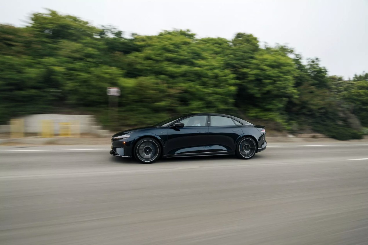 Lucid Air Sapphire.jpg