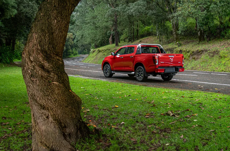 Mazda BT-50 2025 facelift 2.PNG