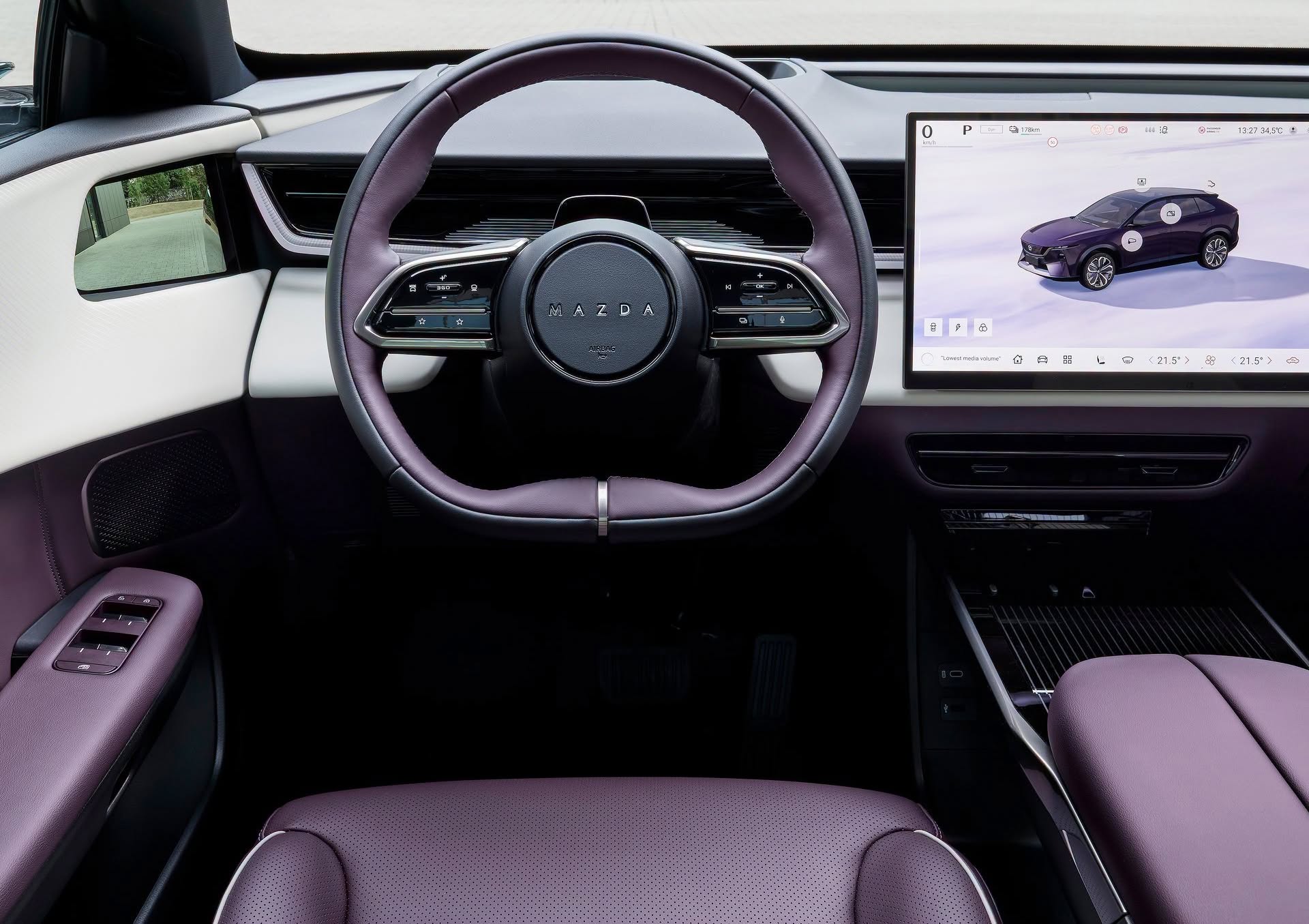 Mazda CX-6e 11.jpg