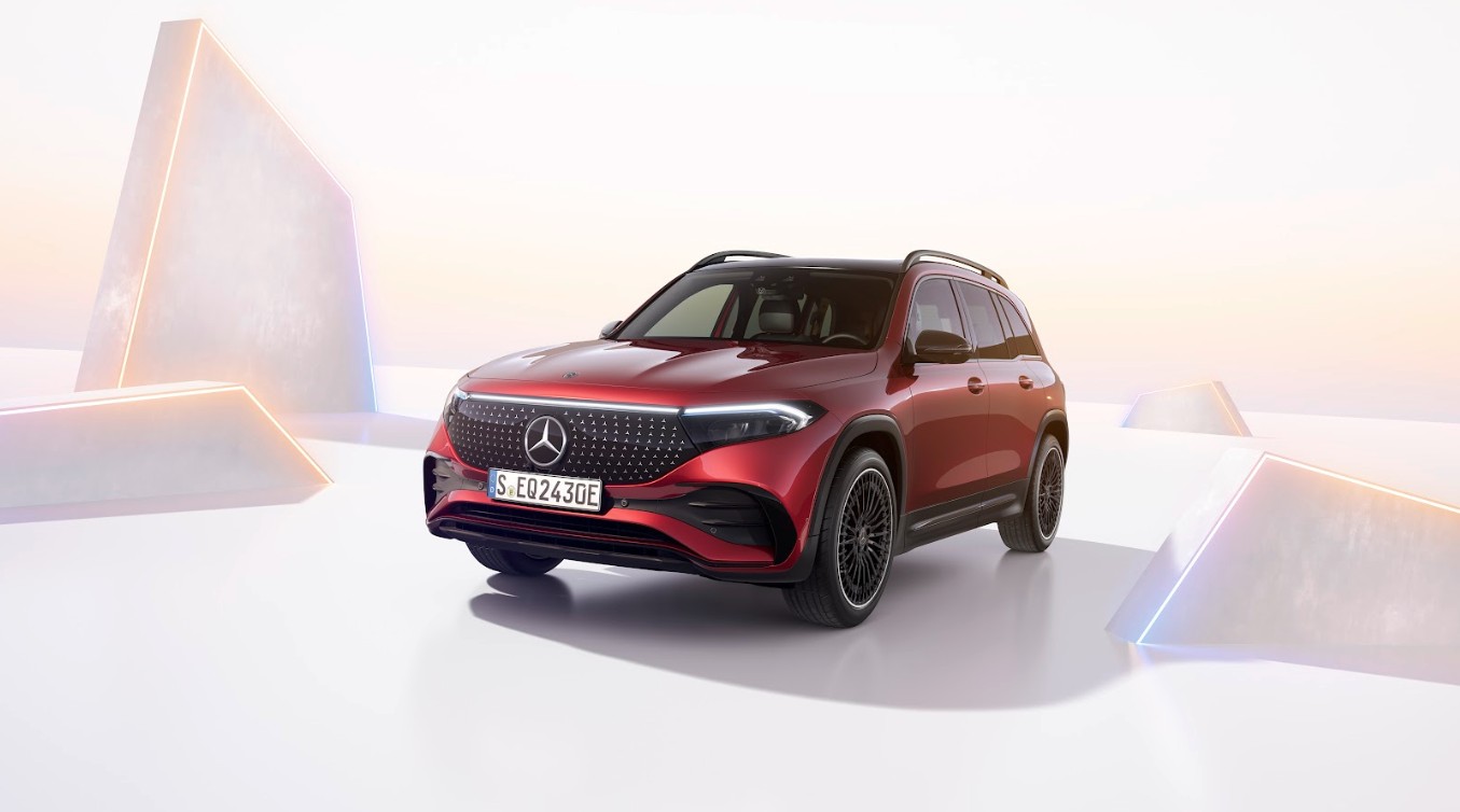 Mercedes-Benz EQB 250+ FL.jpg