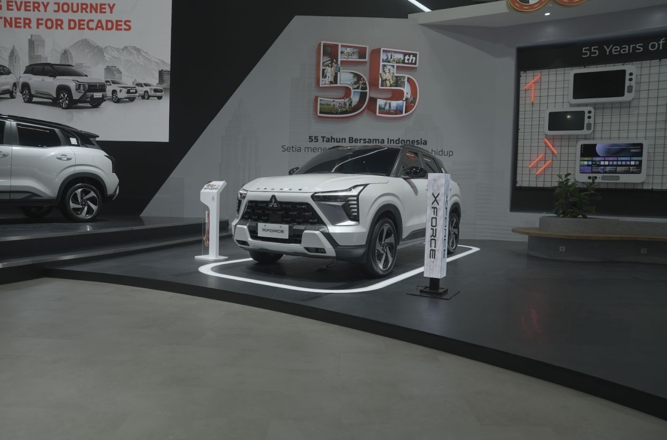 Mitsubishi Destinator & Xforce 4.jpg