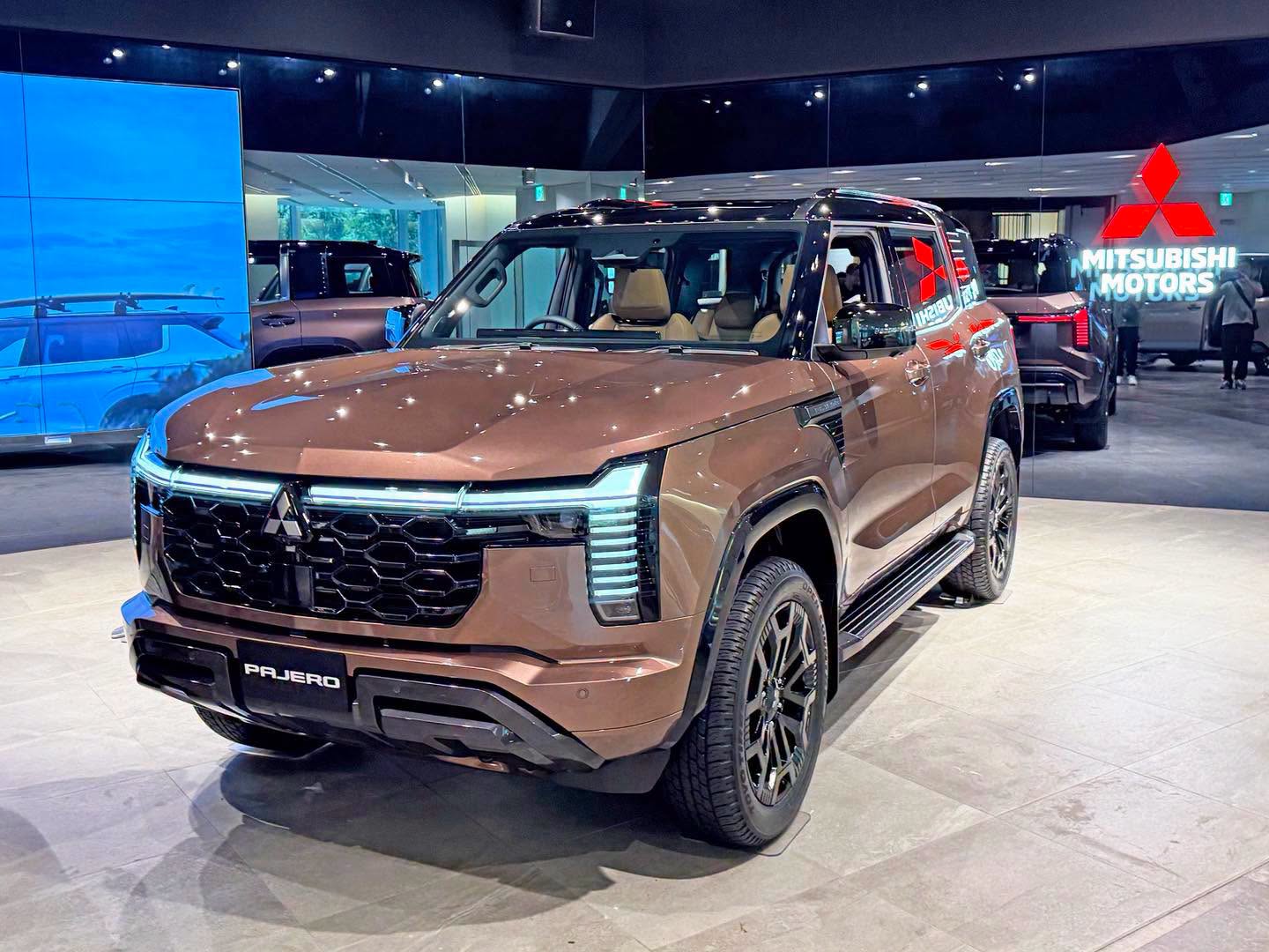 Mitsubishi Pajero -1.jpg
