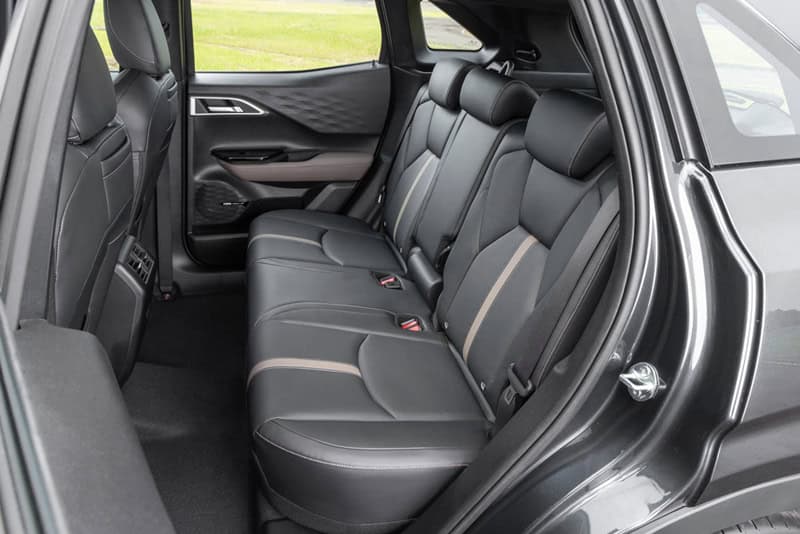 Mitsubishi xFORCE HEV-a12.jpg