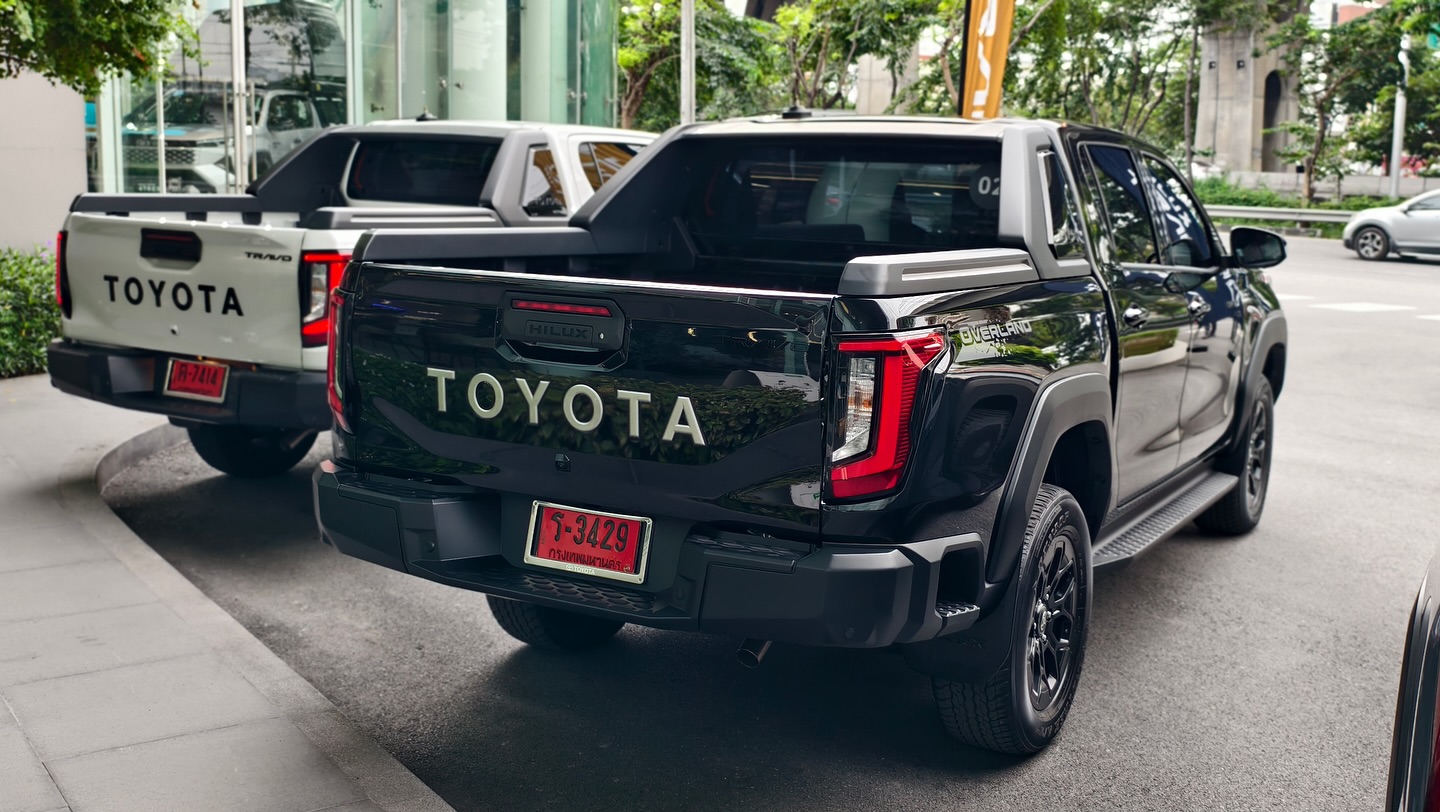 New Toyota Hilux 13.jpg