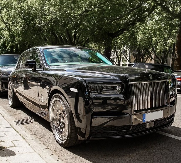 Rolls Royce Phantom 3.jpg