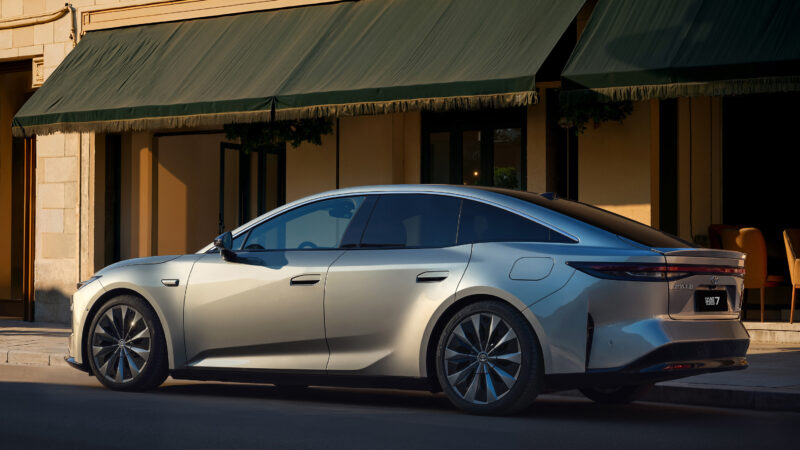 Toyota bZ7 (3).jpg