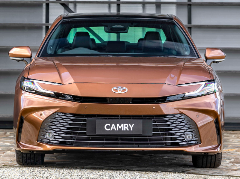 Toyota Camry 2025 2.PNG