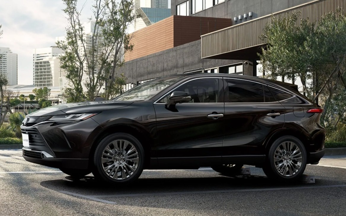 Toyota-Harrier-Japan-5-2048x1281.jpg