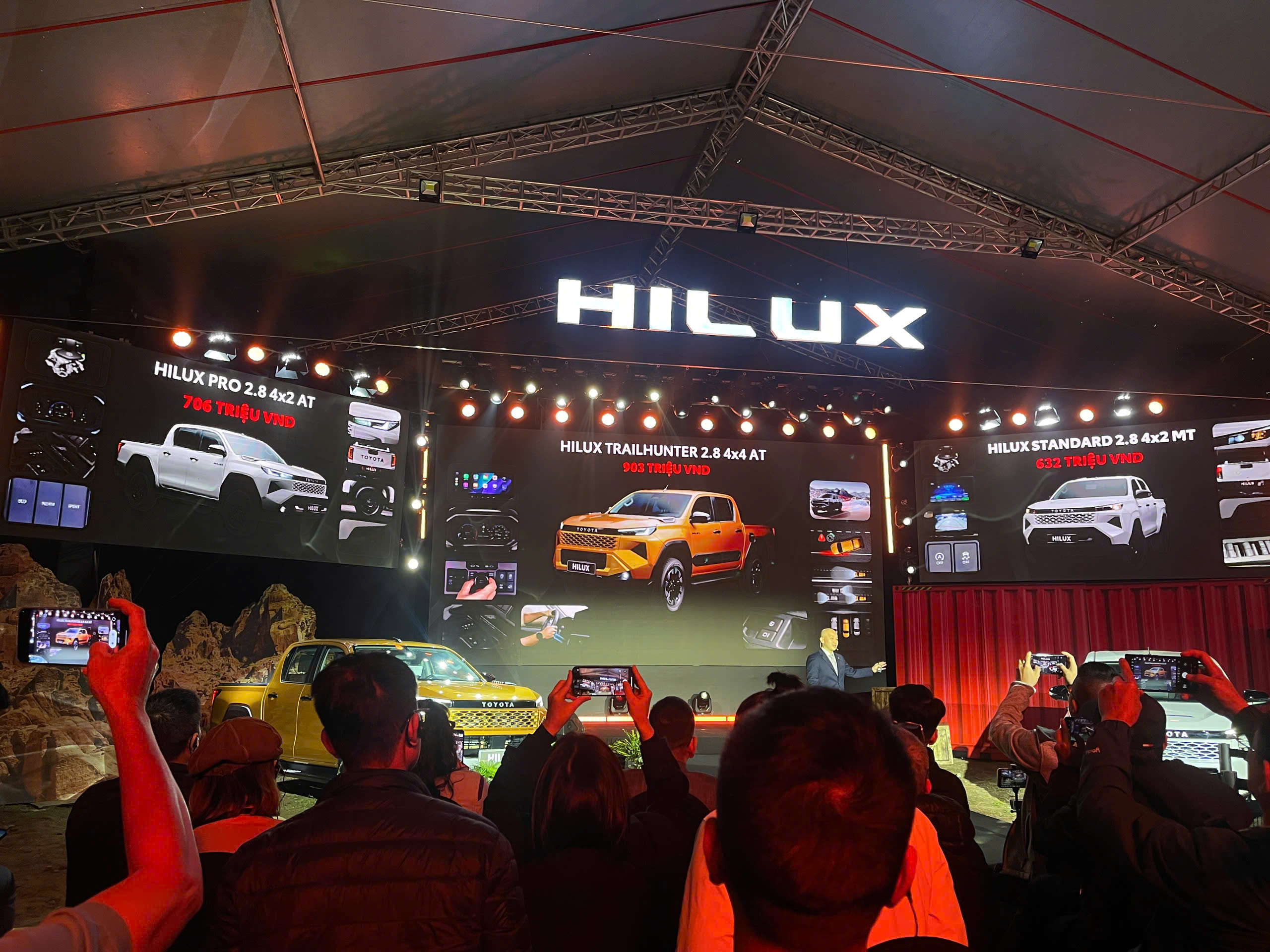 Toyota Hilux 2026 14.jpg