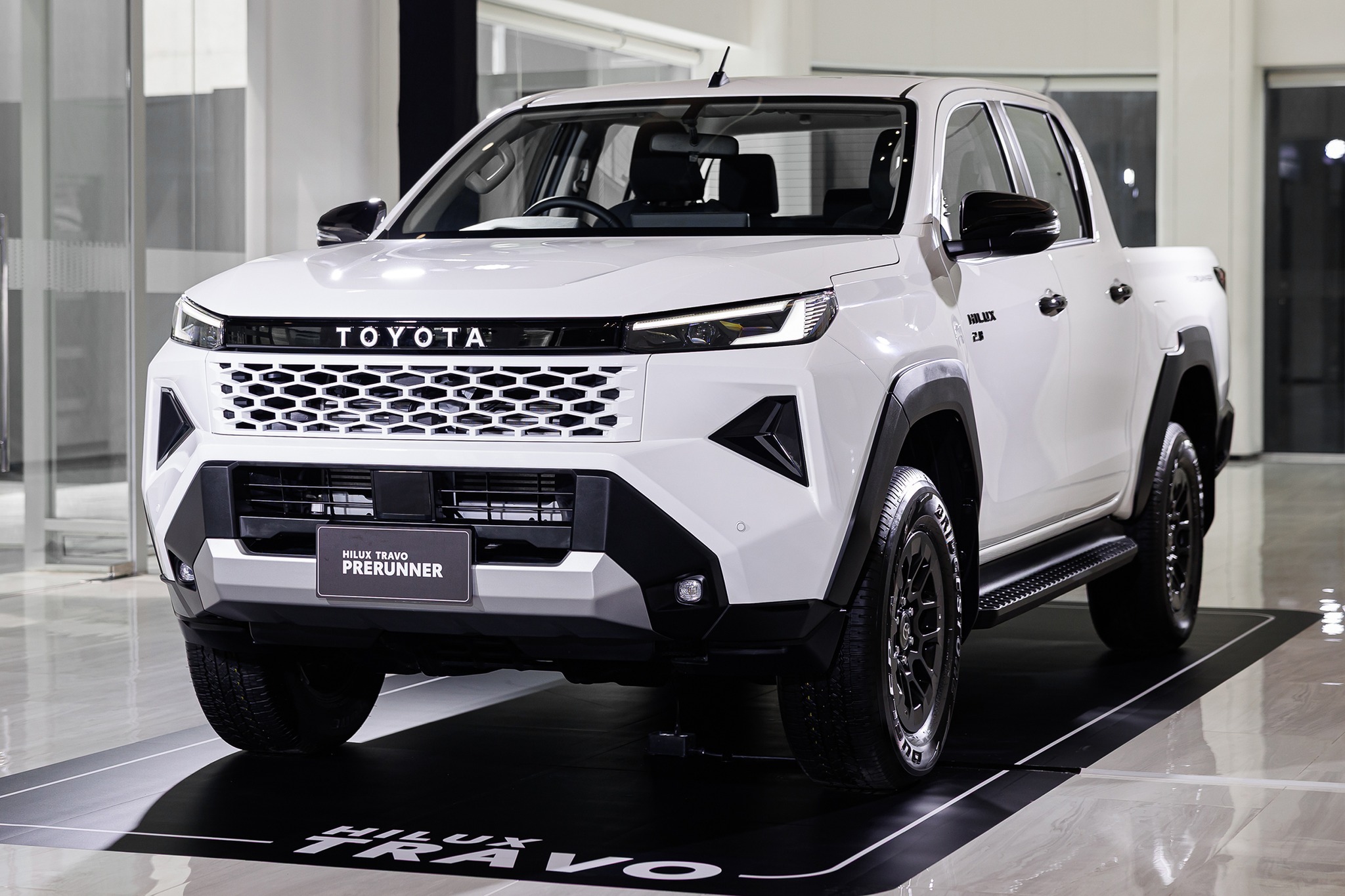 Toyota Hilux 2026 5.jpg