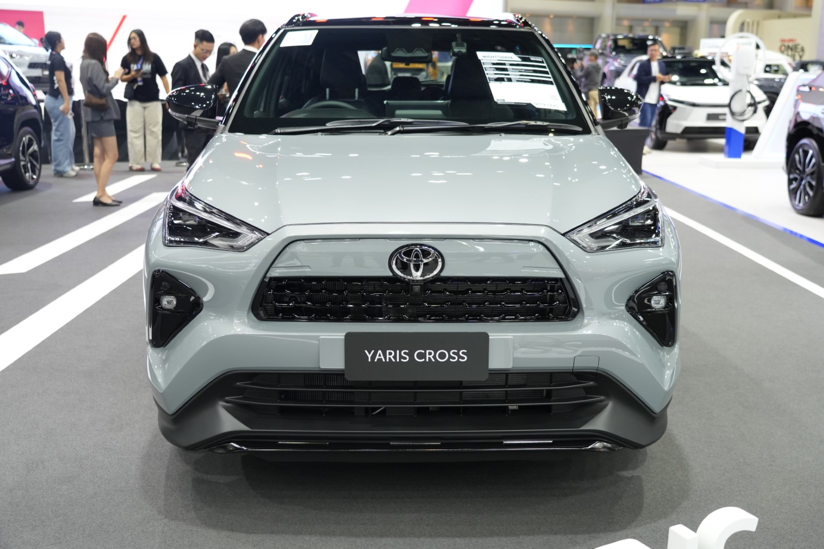 Toyota Yaris Cross HEV NightShade 2026.jpg