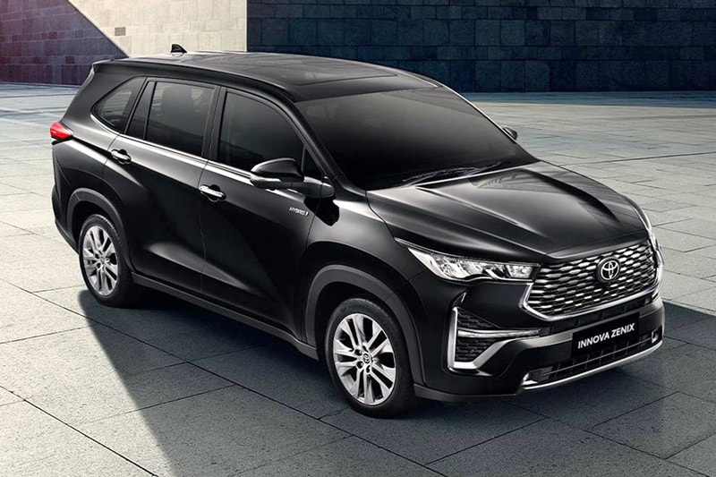 Toyota_Innova_Hybrid_exterior_005-1.jpg