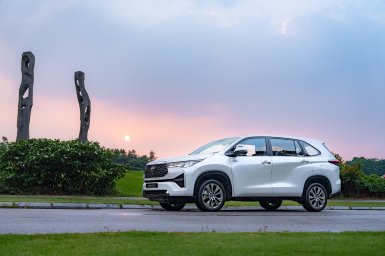 Innova Cross HEV.jpg