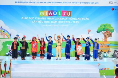 Chương trình “Toyota cùng em học An toàn giao thông”.jpg