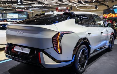 Kia EV4 2026 2.jpg