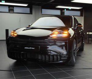 Porsche Cayenne Electric EV.jpg