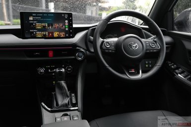 Toyota Yaris ATIV HEV 11.jpg
