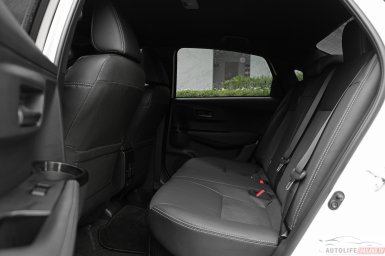 Toyota Yaris ATIV HEV 5.jpg