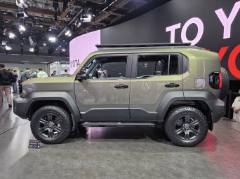 Toyota Land Cruiser FJ 3.jpg