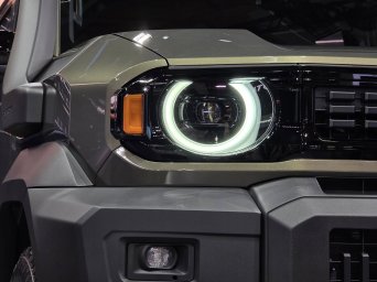 Toyota Land Cruiser FJ 5.jpg