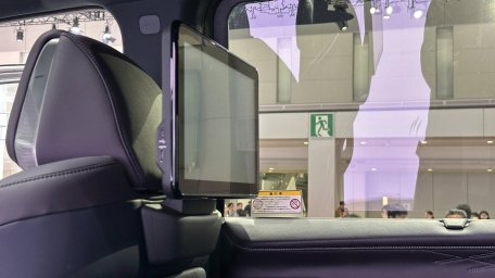 Nissan ELGRAND 9.jpg