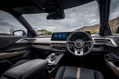 Mitsubishi xFORCE HEV 4.jpg