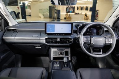 Toyota Hilux BEV 8.jpg