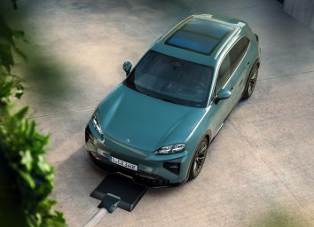 Porsche Cayenne EV 3.jpg