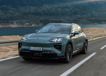 Porsche Cayenne EV 6.jpg