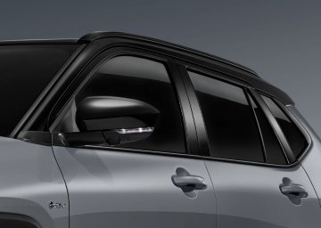 Toyota Yaris Cross HEV NightShade 7.jpg