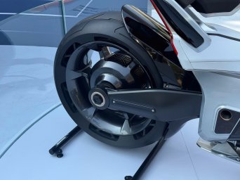 Honda EV Outlier Concept 0944668_036cacb57782da8e329b6629a754ff4e.jpg