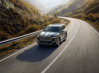 2026-Toyota-Land-Cruiser-300-Hybrid 2.jpg