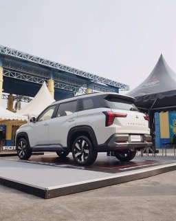 Mitsubishi DESTINATOR HEV 2.jpg