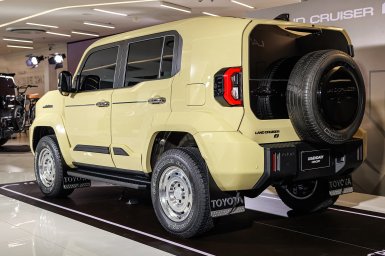 Toyota Land Cruiser FJ LEGENDARY 2.jpg