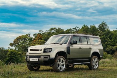 Land Rover Defender 130-11.jpg