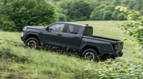 Toyota Hilux-a3.jpg