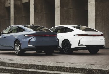 2026-lexus-es-hybrid-and-ev-blue-and-white-front-angled-view 2.jpg