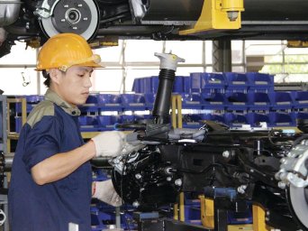 san-xuat-linh-kien-o-to-tai-viet-nam-van-phu-thuoc-vao-doanh-nghiep-nuoc-ngoai..jpg
